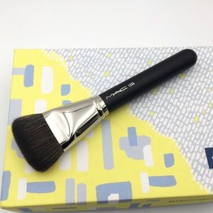 Mac Vibe Tribe 125 Split Fiber Contour Brush